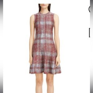 Victoria Beckham Check Tulip Hem Fit-and-flare size 2
Luxury brand